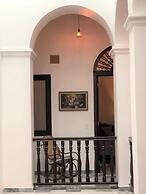 352 Guest House