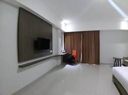 Emerald Hotel