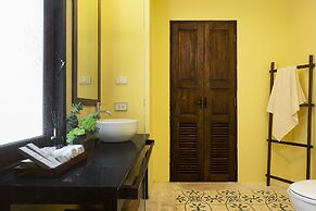 Ratchapruek Lanna Boutique