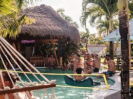 Clandestino - Hostel