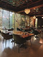 Lao Poet Hotel