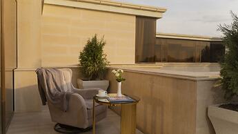 Dilimah Premium Luxury Hotel