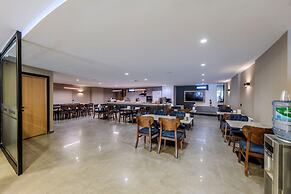 Evim Hotel