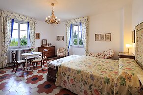 Stefano Resort