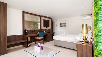 Niranjana Hotel