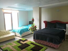 Yukselen Otel