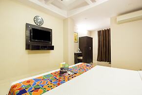 FabExpress Travelers Lodge