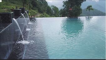 Blue Pine Resort