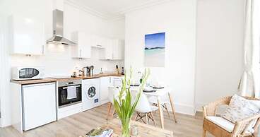 Modern Central Apartment