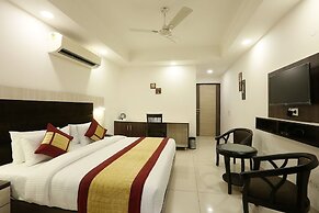 Green Lotus Residency