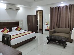 Green Lotus Residency