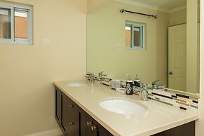 City Ridge Luxury 2 Bedroom