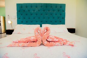 Flamingos Inn