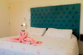 Flamingos Inn