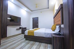Hotel Kochi Crown