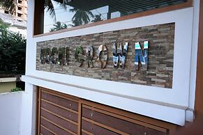 Hotel Kochi Crown