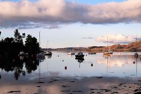 Crinan Canal Cottage