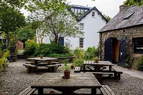 Crinan Canal Cottage