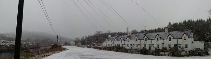 Crinan Canal Cottage