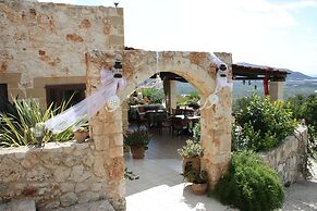 Kavousi Resort