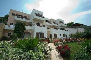 Kavousi Resort