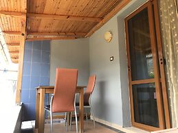 Gold Guest House & Bar