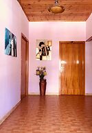 Gold Guest House & Bar