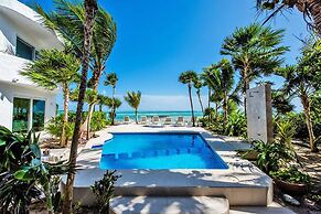 Villa Mar Azul by PRP