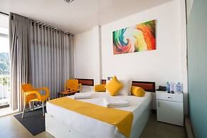 Avora Hotel