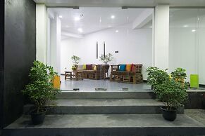 Avora Hotel