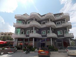 Villa Qendra