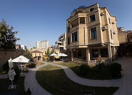 Star Hotel