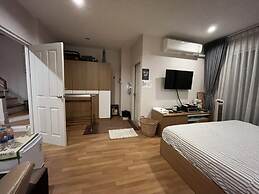 Autta House