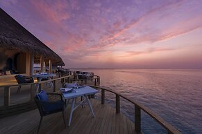 Emerald Faarufushi Resort & Spa