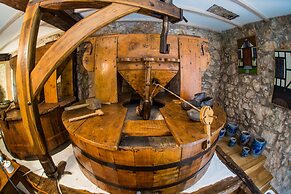 Moulin d'Entre Les Roches