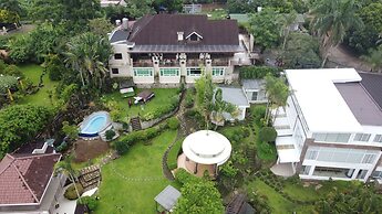 The Lakeview Suites