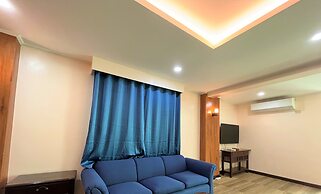 The Lakeview Suites