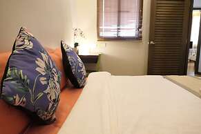 Gurney 4 Plus 1 Bali Style Tranquil Villa