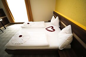 Primus Hotel & Apartments