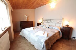 Cozy Attic Lake View in Nesso