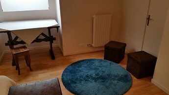 Gira Guest House