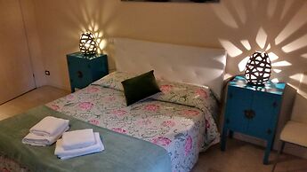 Gira Guest House