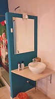 Gira Guest House