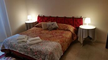 Gira Guest House