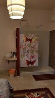 Gira Guest House