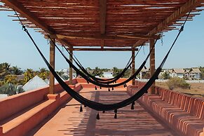 Swell Surf & Lifestyle Hotel