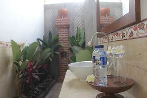 Eliska Sari Bungalows