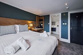 The Crown Pub & Guesthouse