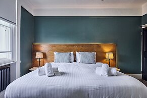The Crown Pub & Guesthouse