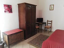 Cloris Guest House